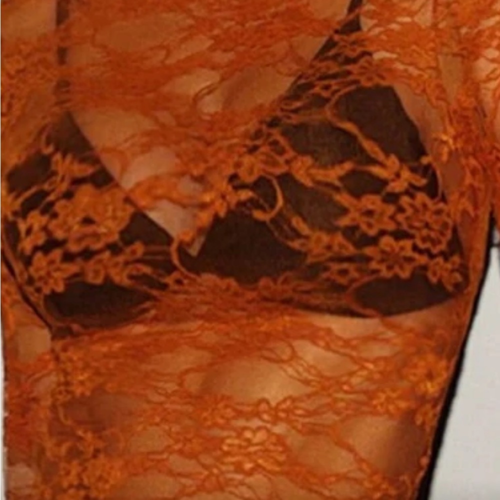 Sheer layering tops and floral - Picture 10 of 15